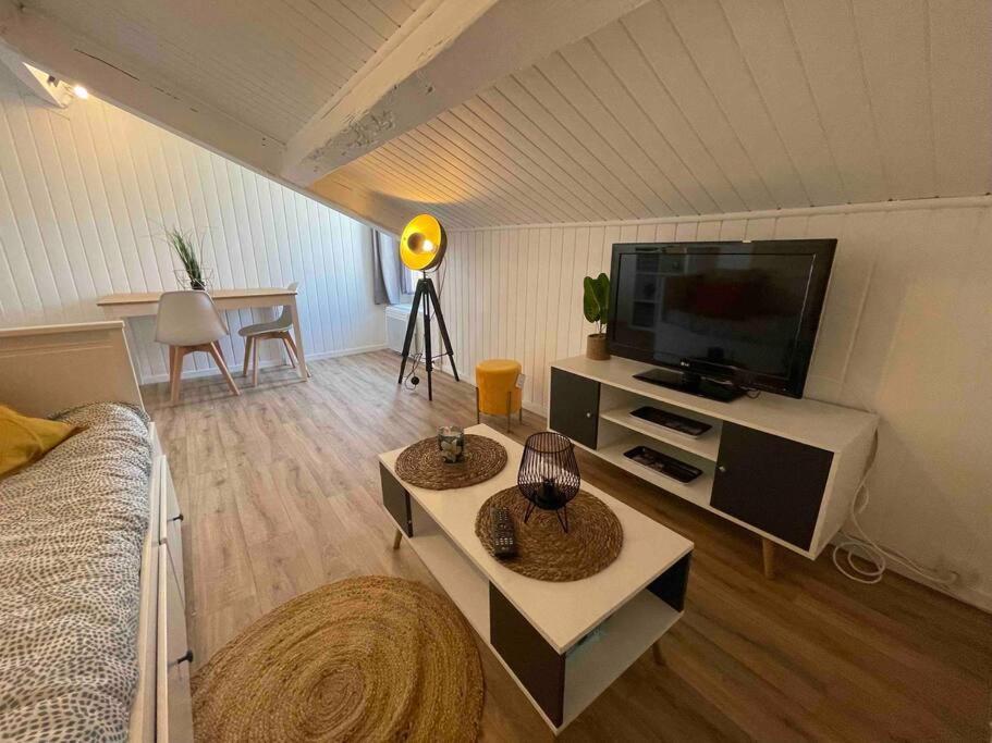 Studio Cosy, En Centre, Proche Gare, Vue Degagee Valence  Buitenkant foto